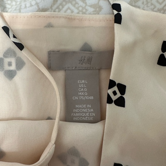 Worn Once satin tank - Picture 2 of 2